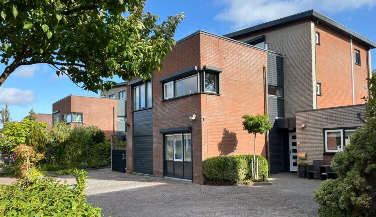 161 - 2-onder-1 kap woning  - Naaldwijk