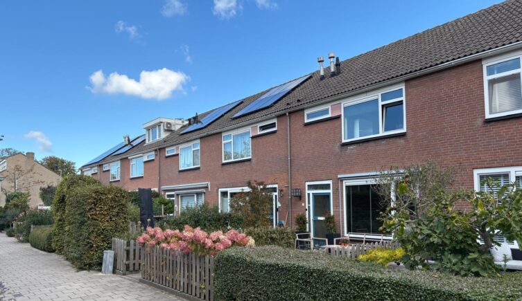 172 - Tussenwoning - Maasdijk